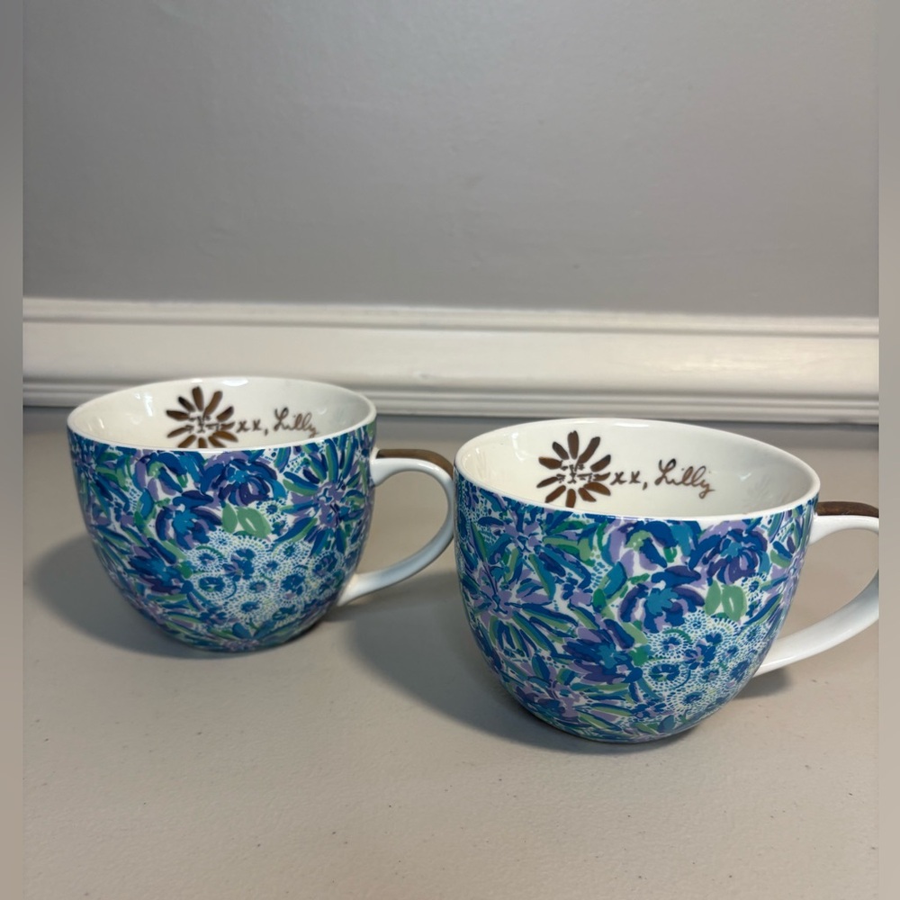 Lilly Pulitzer Ceramic Mug Set | Blue Lion Print with Gold Handles | Set of 2